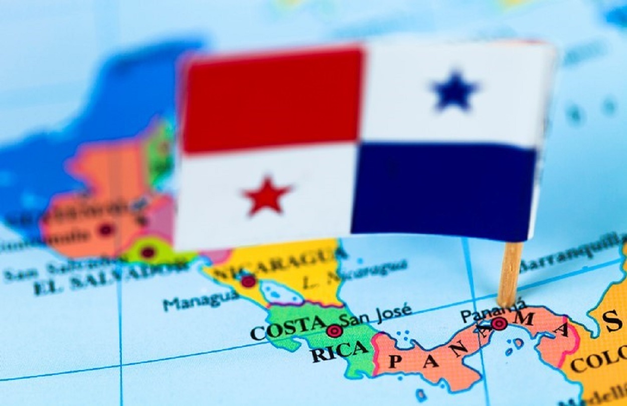 Map and flag of Panama